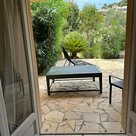 Constance 1 - Spacieux Duplex Avec Jardin Αντίμπ